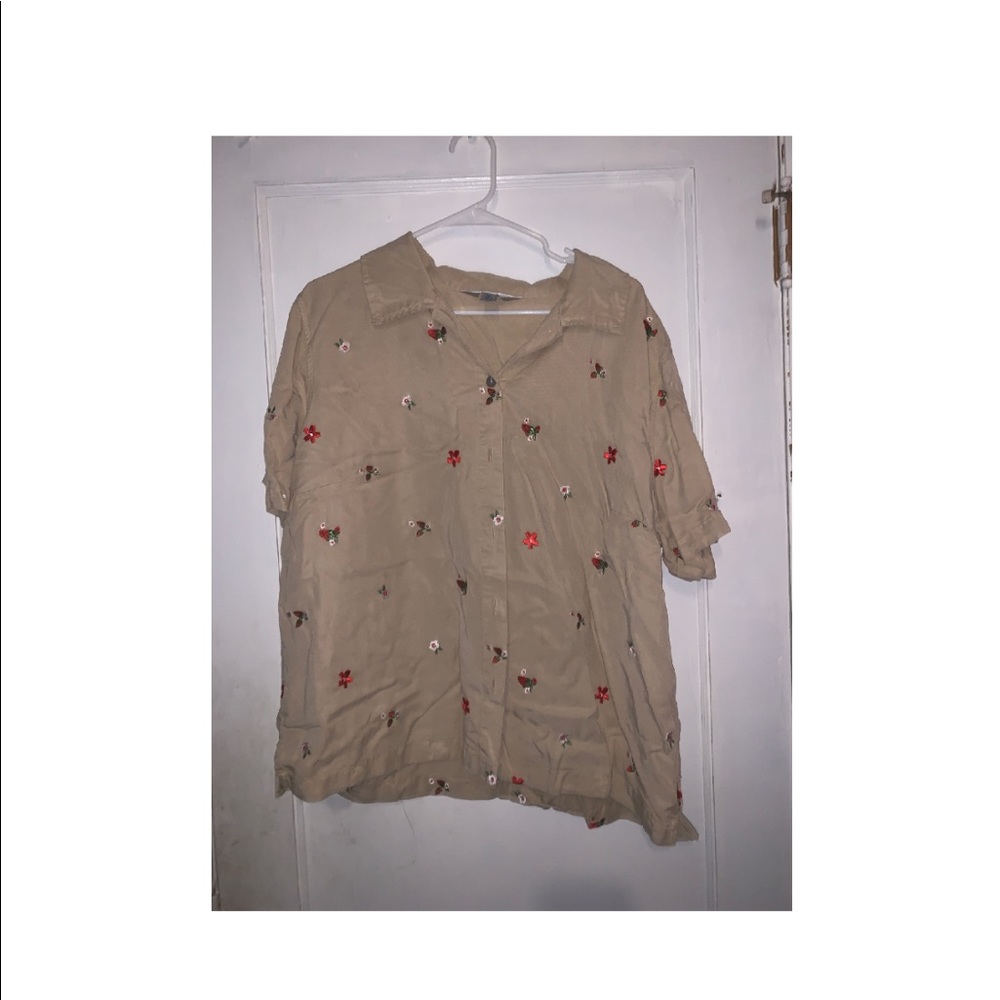 STRAWBERRY AND FLOWER SHIRT.